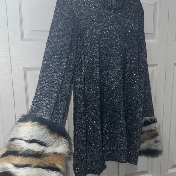 Boston Proper lured denim blue  with Faux Fur Cuffs - Picture 5 of 7